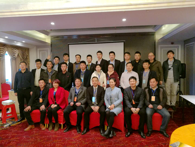 全自動(dòng)環(huán)保型液壓廢紙打包機